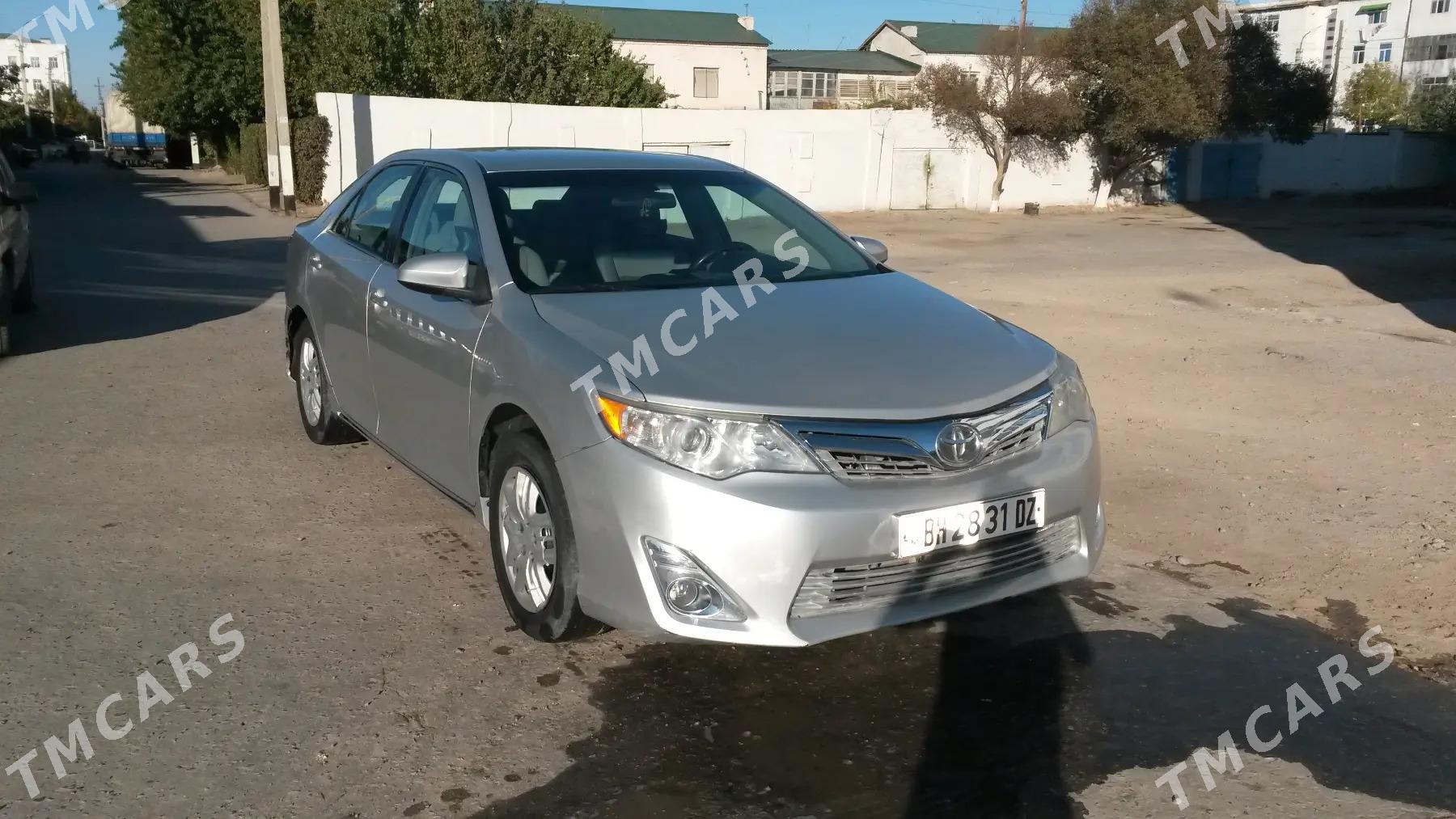 Toyota Camry 2013 - 210 000 TMT - Daşoguz - img 4