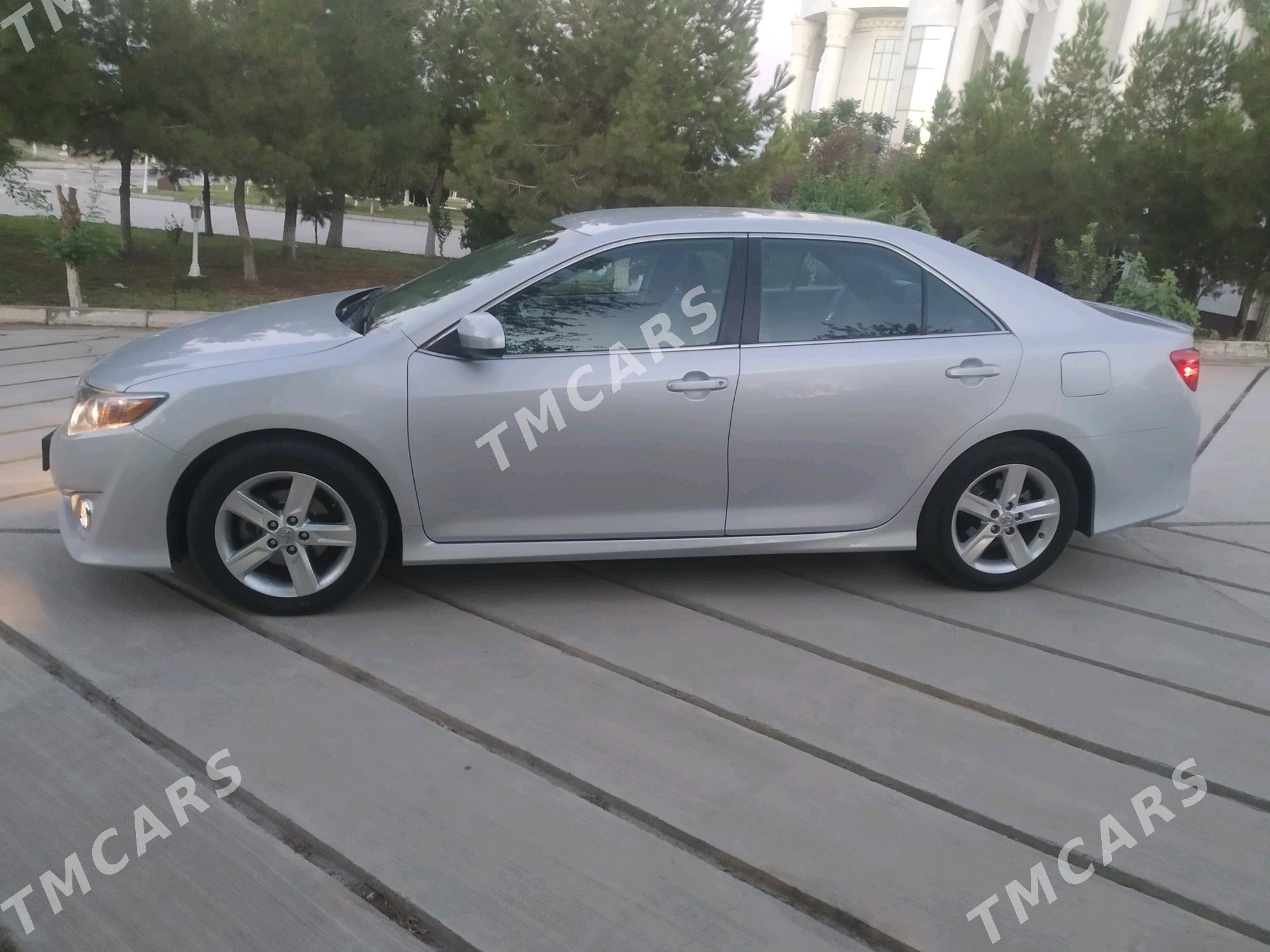 Toyota Camry 2014 - 200 000 TMT - Дянев - img 2