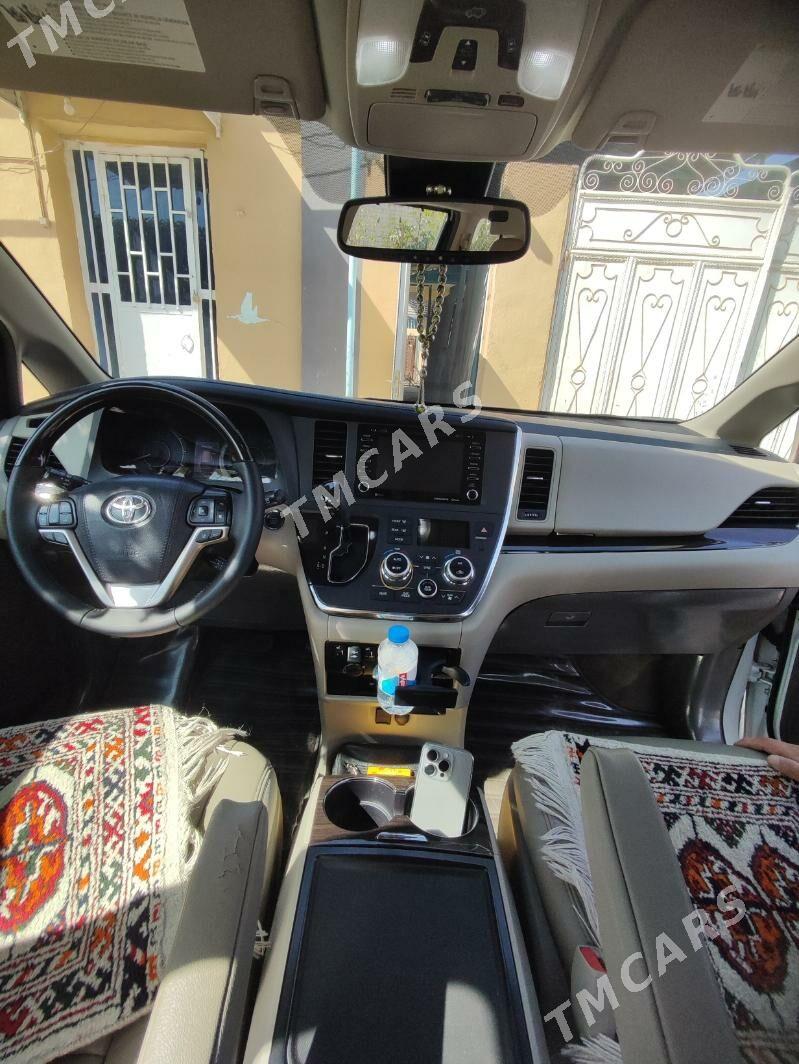 Toyota Sienna 2018 - 500 000 TMT - Aşgabat - img 4