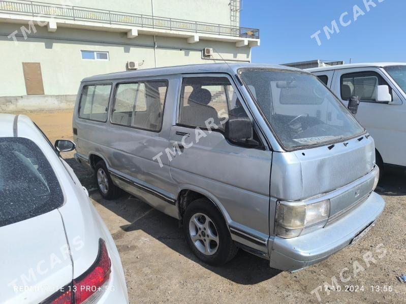 Toyota Hiace 1988 - 28 000 TMT - Мары - img 3