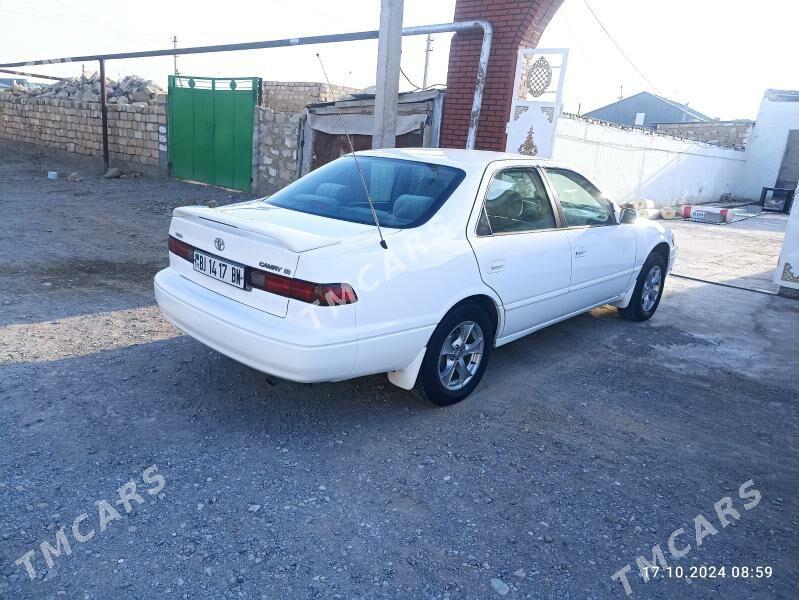 Toyota Camry 1998 - 100 000 TMT - Гызыларбат - img 4