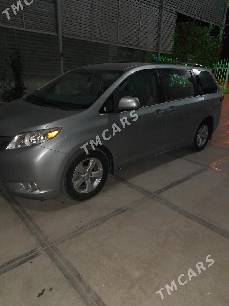 Toyota Sienna 2015 - 320 000 TMT - Бахарден - img 2