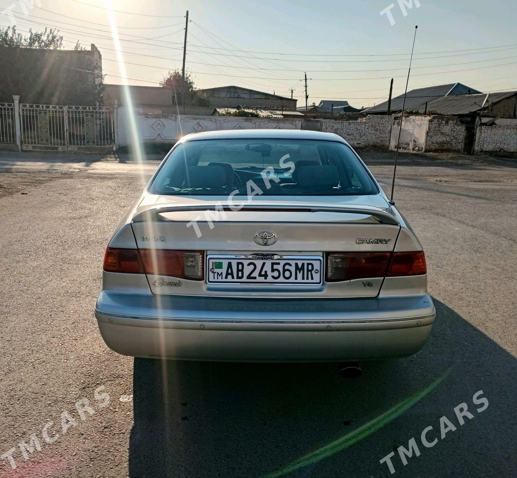 Toyota Camry 2000 - 135 000 TMT - Байрамали - img 3