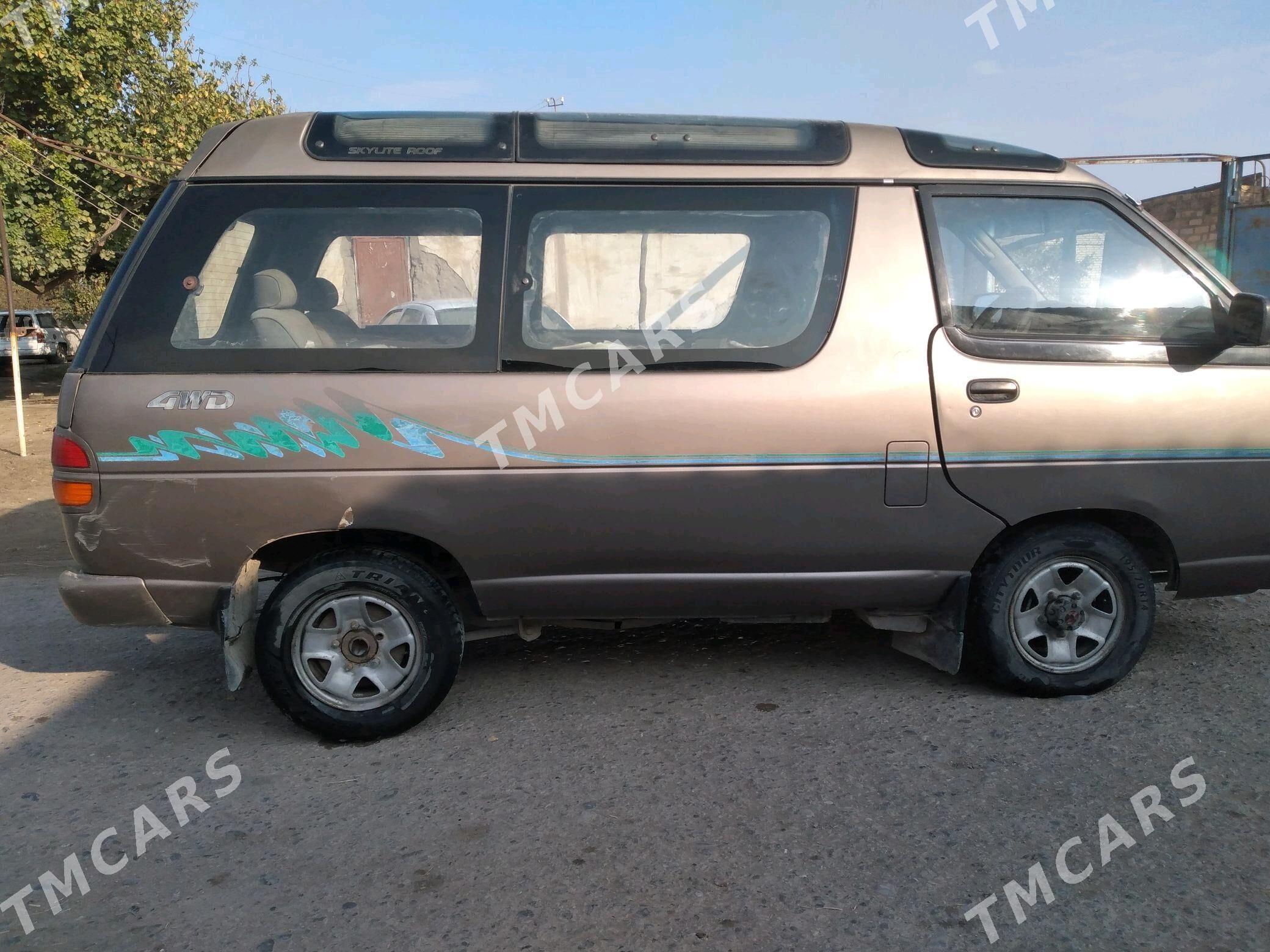 Toyota Town Ace 1992 - 16 000 TMT - Саят - img 3