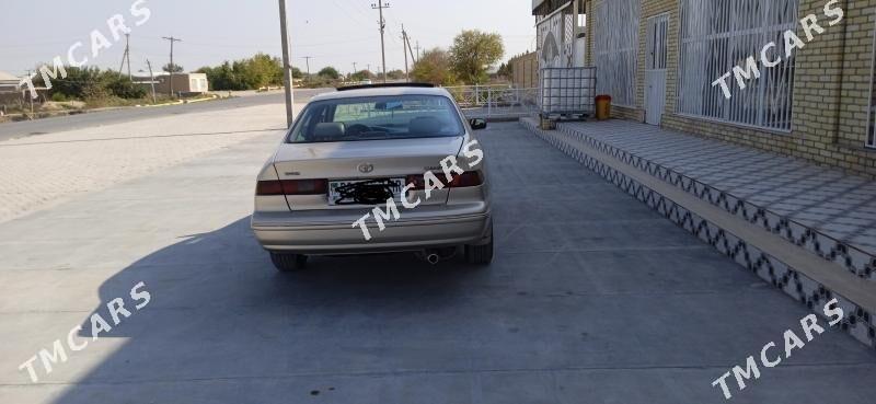 Toyota Camry 1998 - 110 000 TMT - Baýramaly - img 2