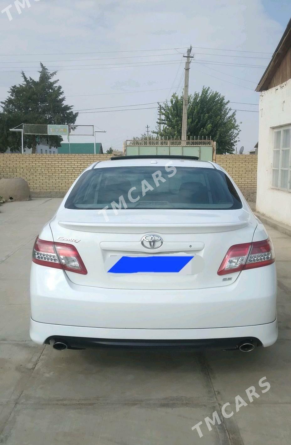 Toyota Camry 2011 - 195 000 TMT - Ёлётен - img 4