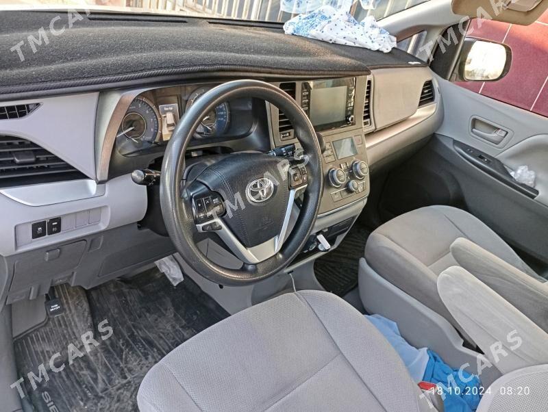 Toyota Sienna 2018 - 320 000 TMT - Türkmenabat - img 5