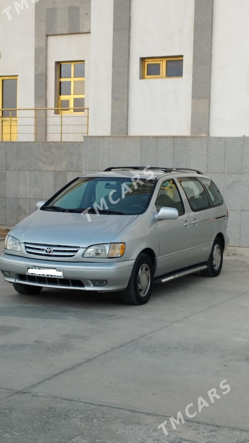 Toyota Sienna 2002 - 137 000 TMT - Теджен - img 2