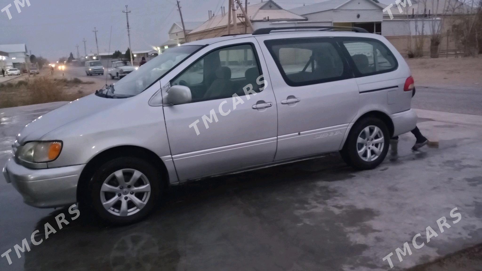 Toyota Sienna 2001 - 100 000 TMT - Mary - img 2