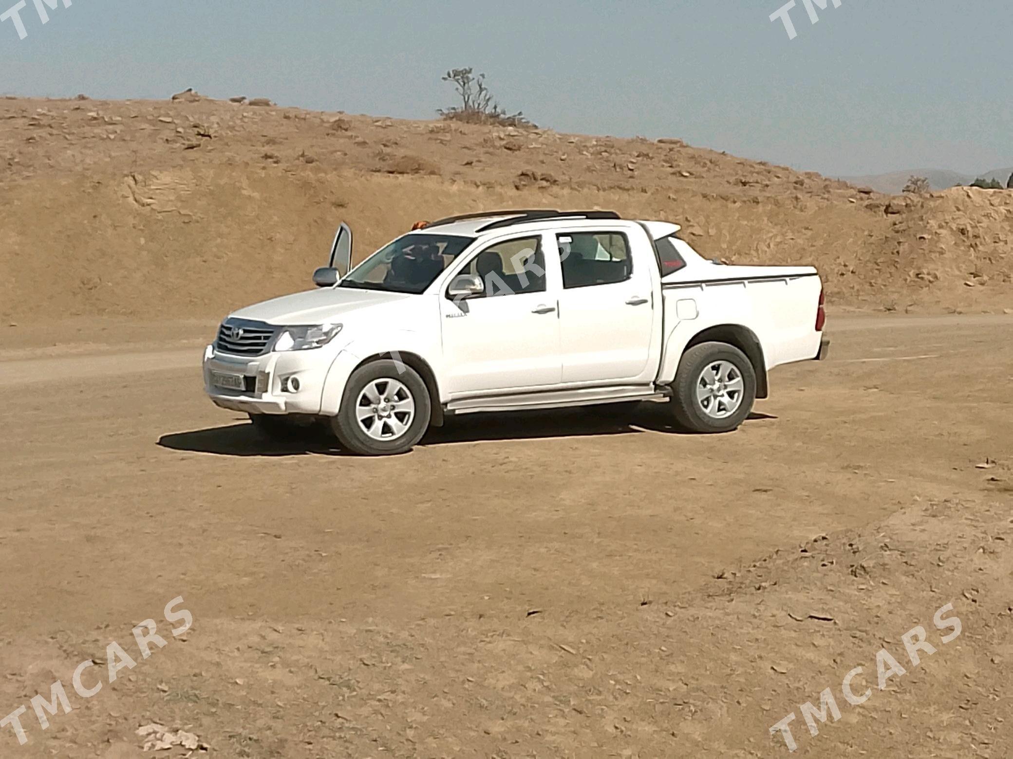 Toyota Hilux 2013 - 220 000 TMT - Çoganly - img 5