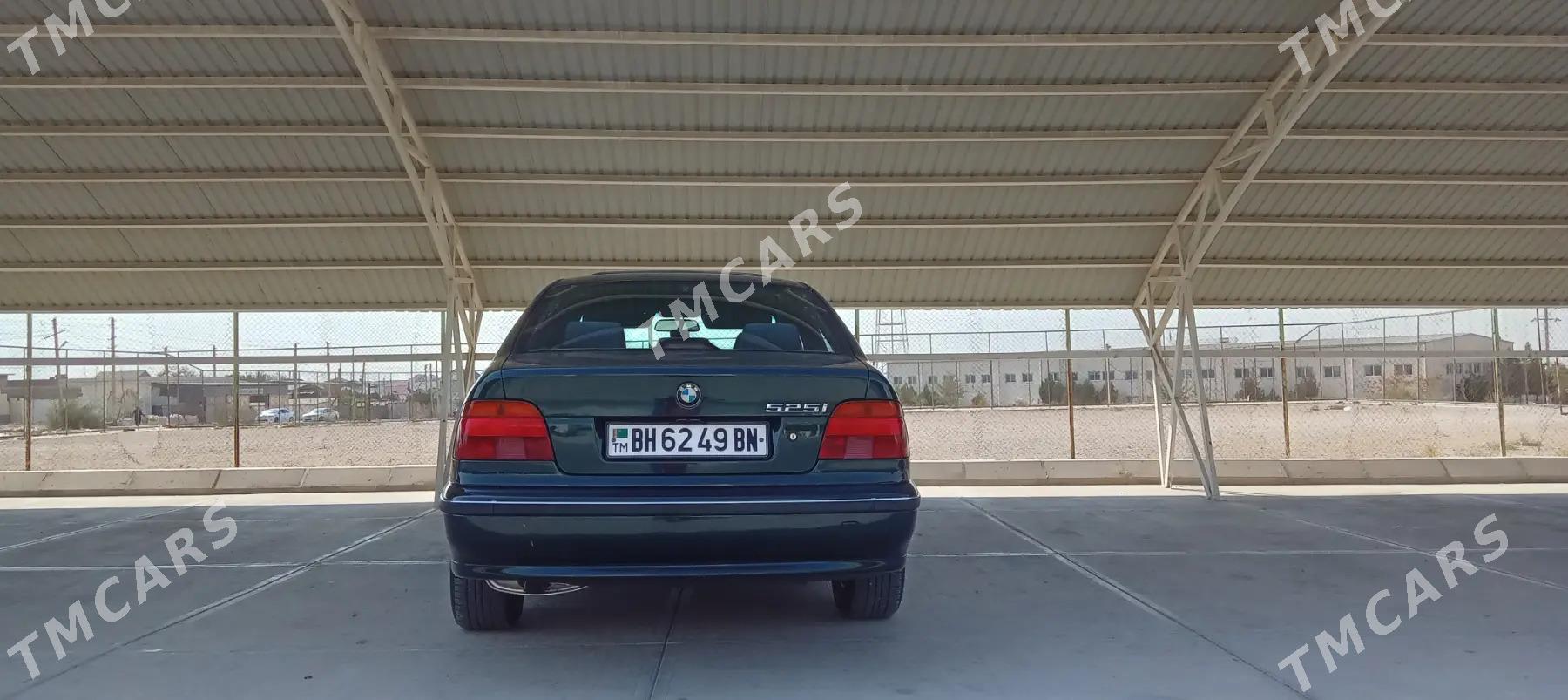 BMW E39 1999 - 82 000 TMT - Балканабат - img 2