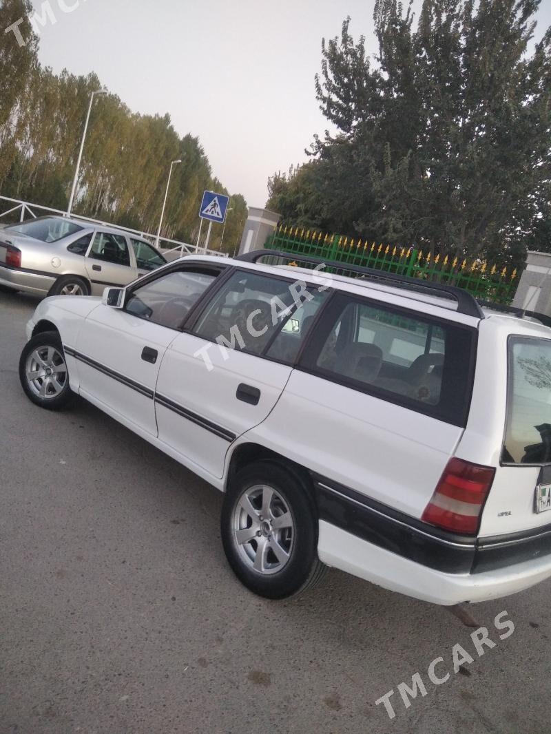 Opel Astra 1992 - 32 000 TMT - Гурбансолтан Едже - img 2