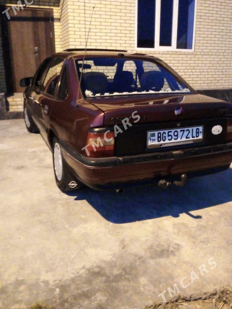 Opel Vectra 1992 - 38 000 TMT - Дянев - img 4