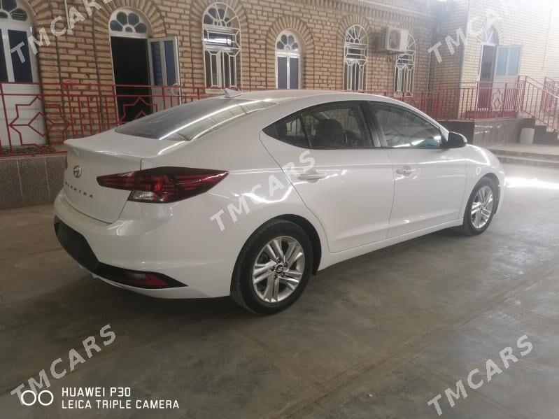 Hyundai Elantra 2019 - 205 000 TMT - Мары - img 2