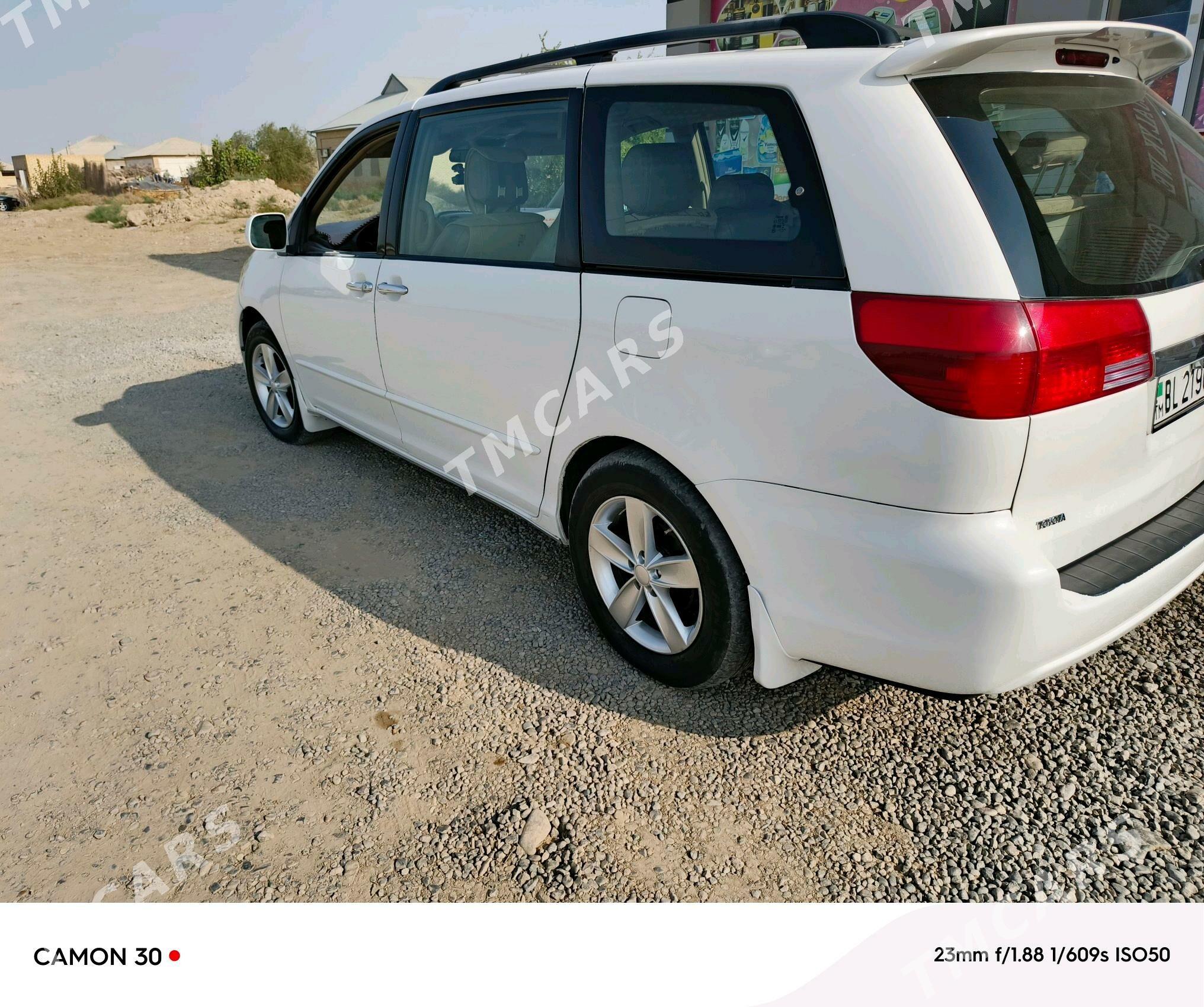 Toyota Sienna 2004 - 200 000 TMT - Mary - img 3