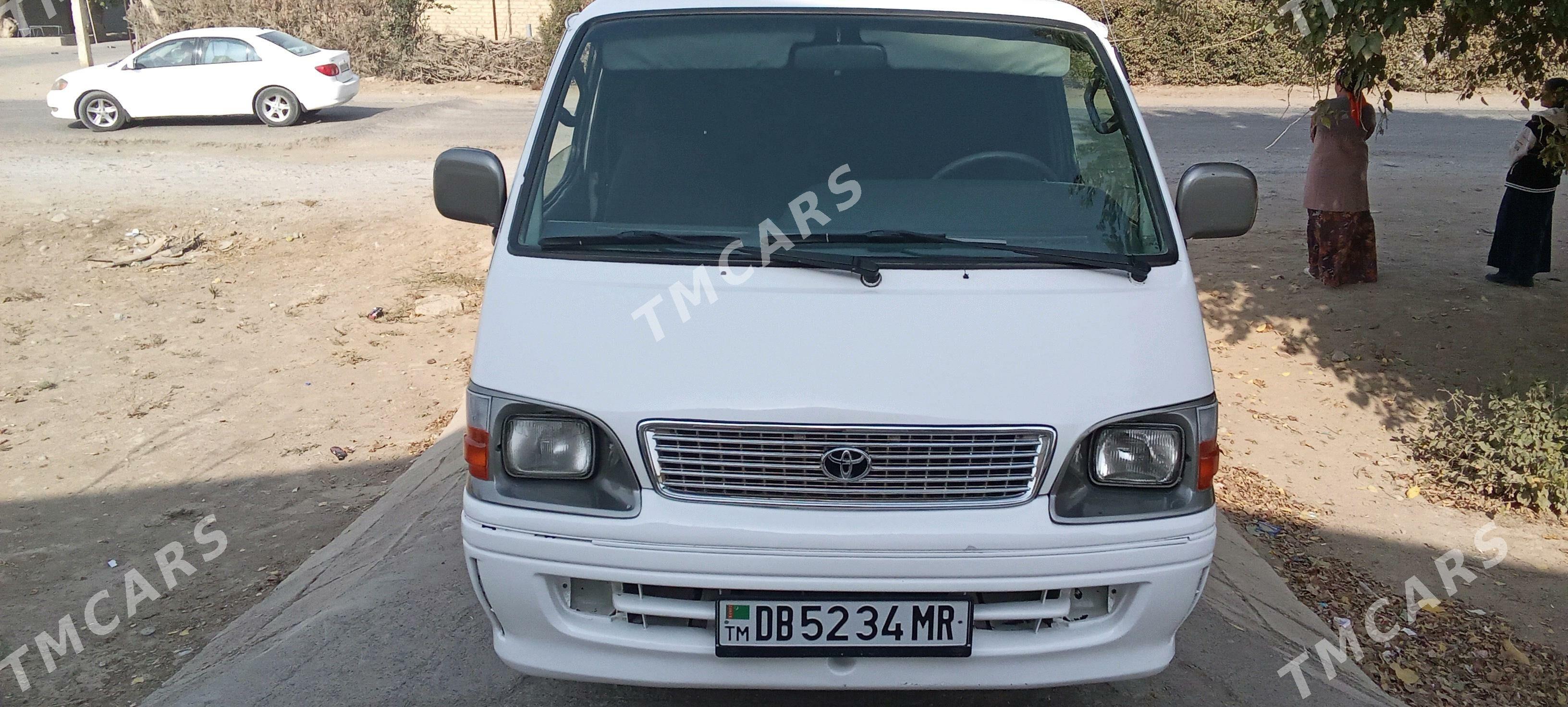 Toyota Hiace 2001 - 100 000 TMT - Мары - img 2