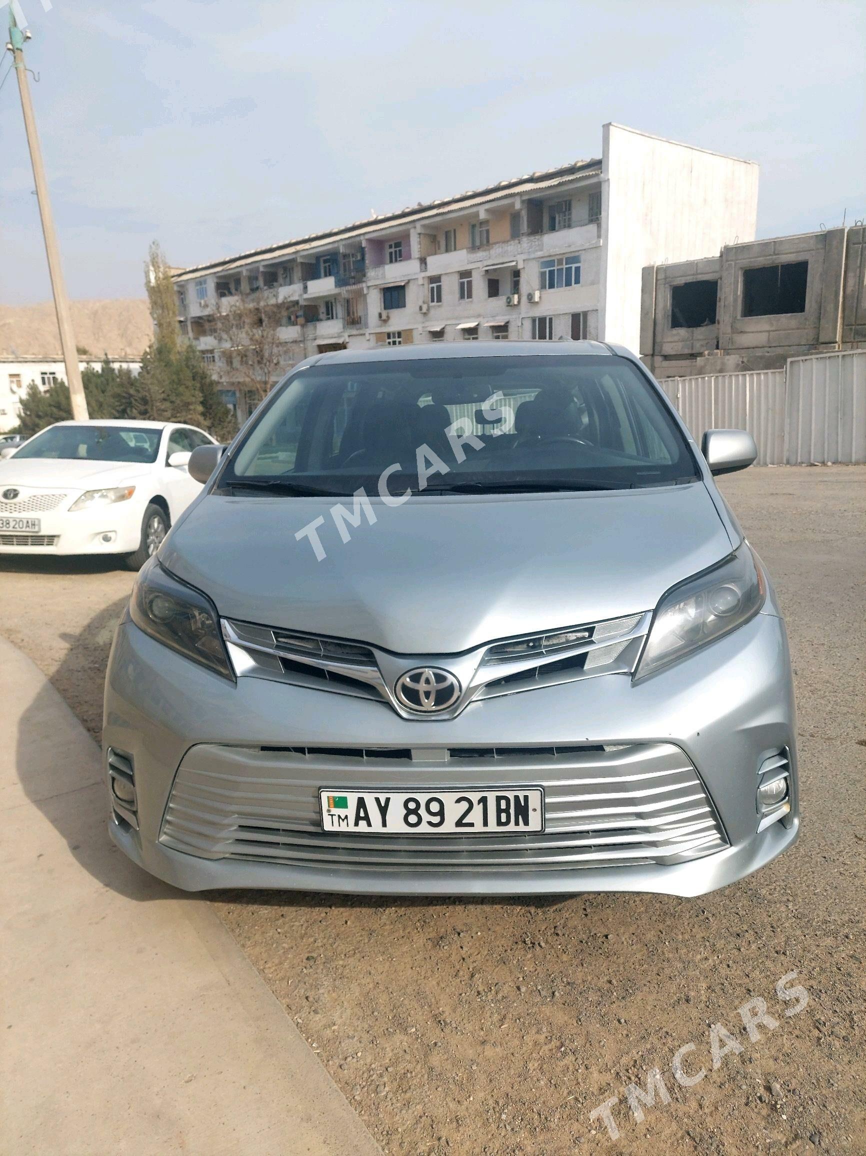 Toyota Sienna 2015 - 360 000 TMT - Туркменбаши - img 5