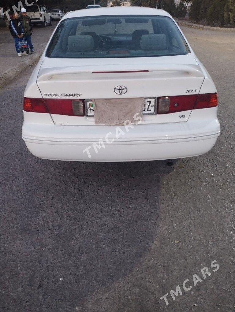 Toyota Camry 2001 - 125 000 TMT - Дашогуз - img 4