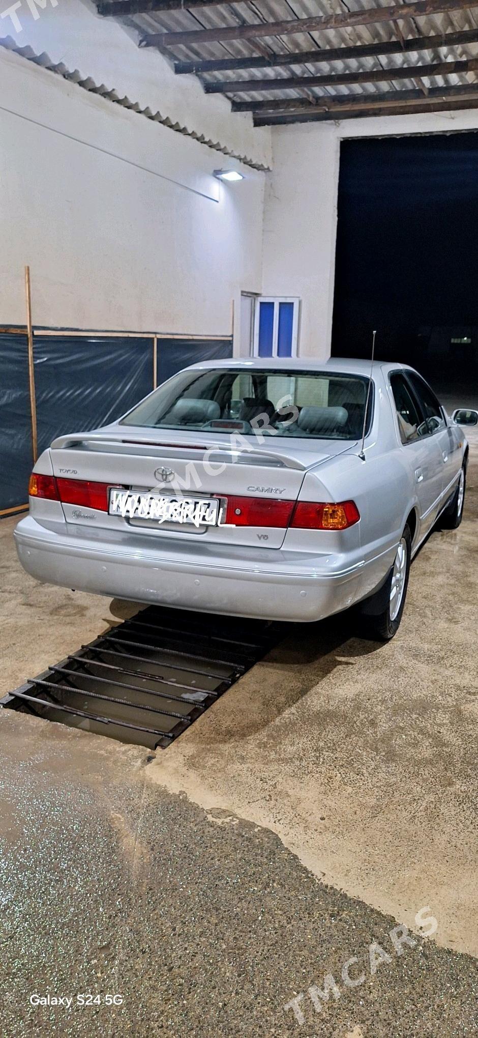 Toyota Camry 2000 - 140 000 TMT - Köneürgenç - img 2