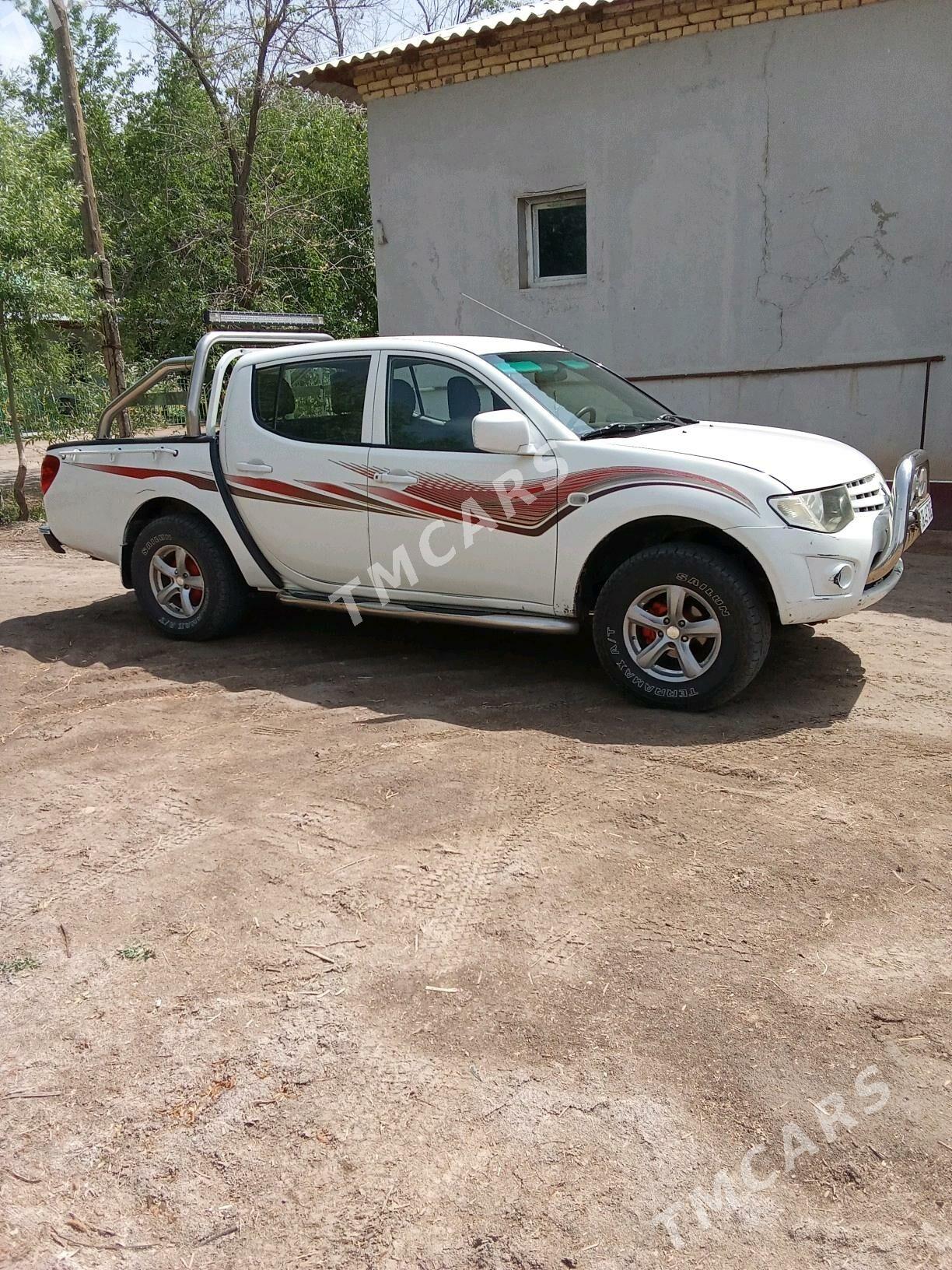 Mitsubishi L200 2011 - 140 000 TMT - Акдепе - img 2