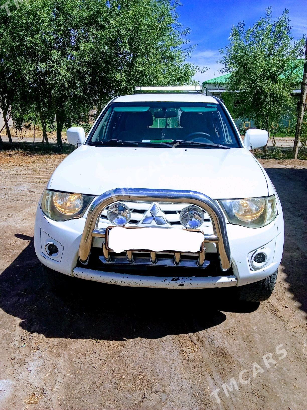 Mitsubishi L200 2011 - 140 000 TMT - Акдепе - img 3