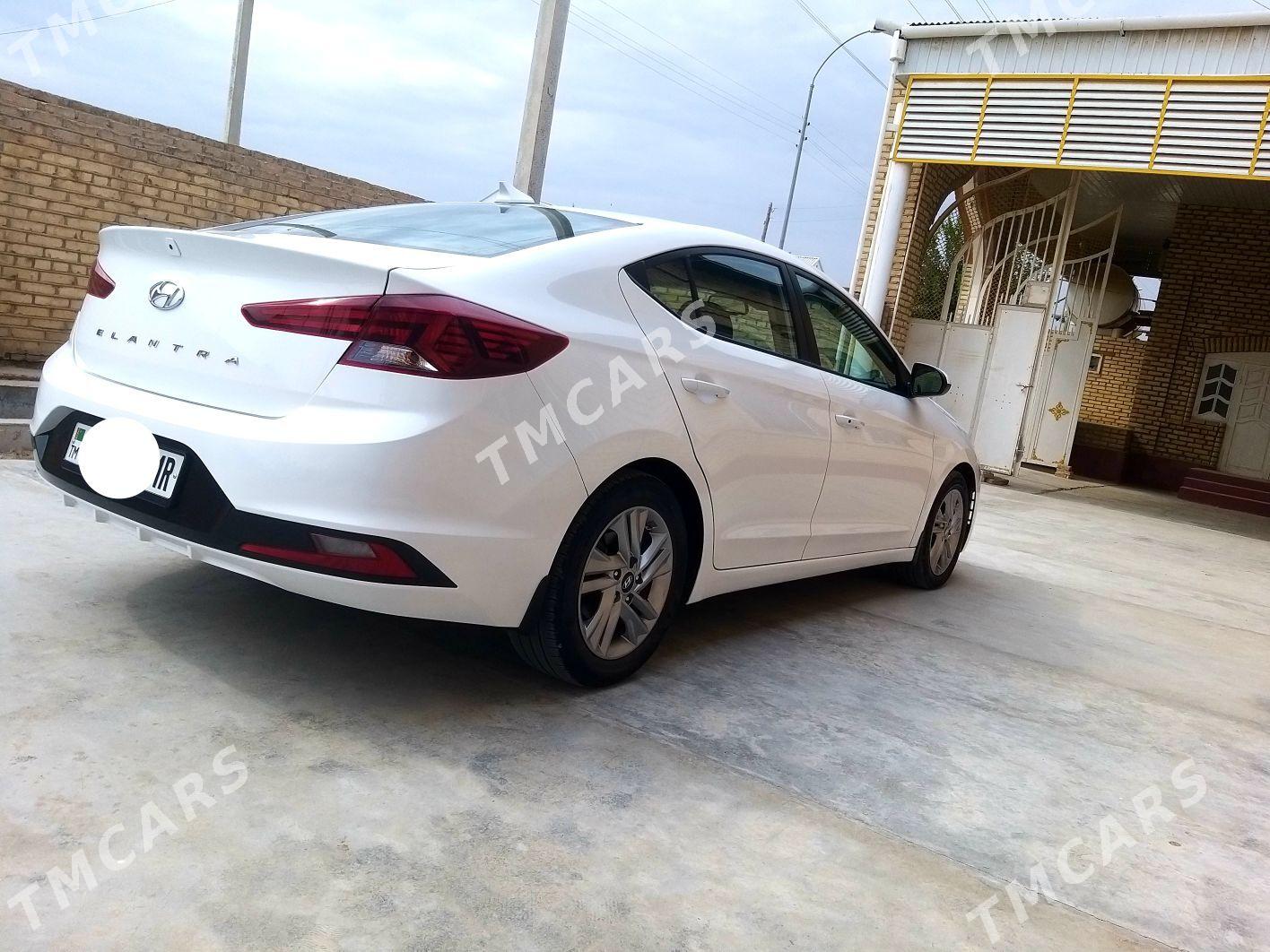 Hyundai Elantra 2020 - 215 000 TMT - Мары - img 3