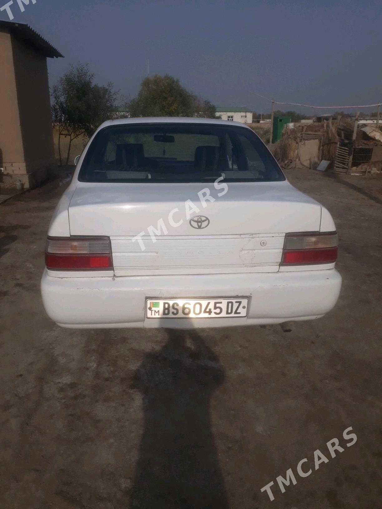 Toyota Corolla 1996 - 40 000 TMT - Köneürgenç - img 4