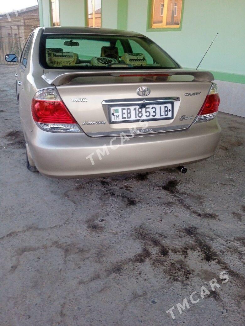 Toyota Camry 2005 - 125 000 TMT - Çärjew - img 8