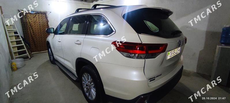 Toyota Highlander 2017 - 520 000 TMT - Balkanabat - img 2