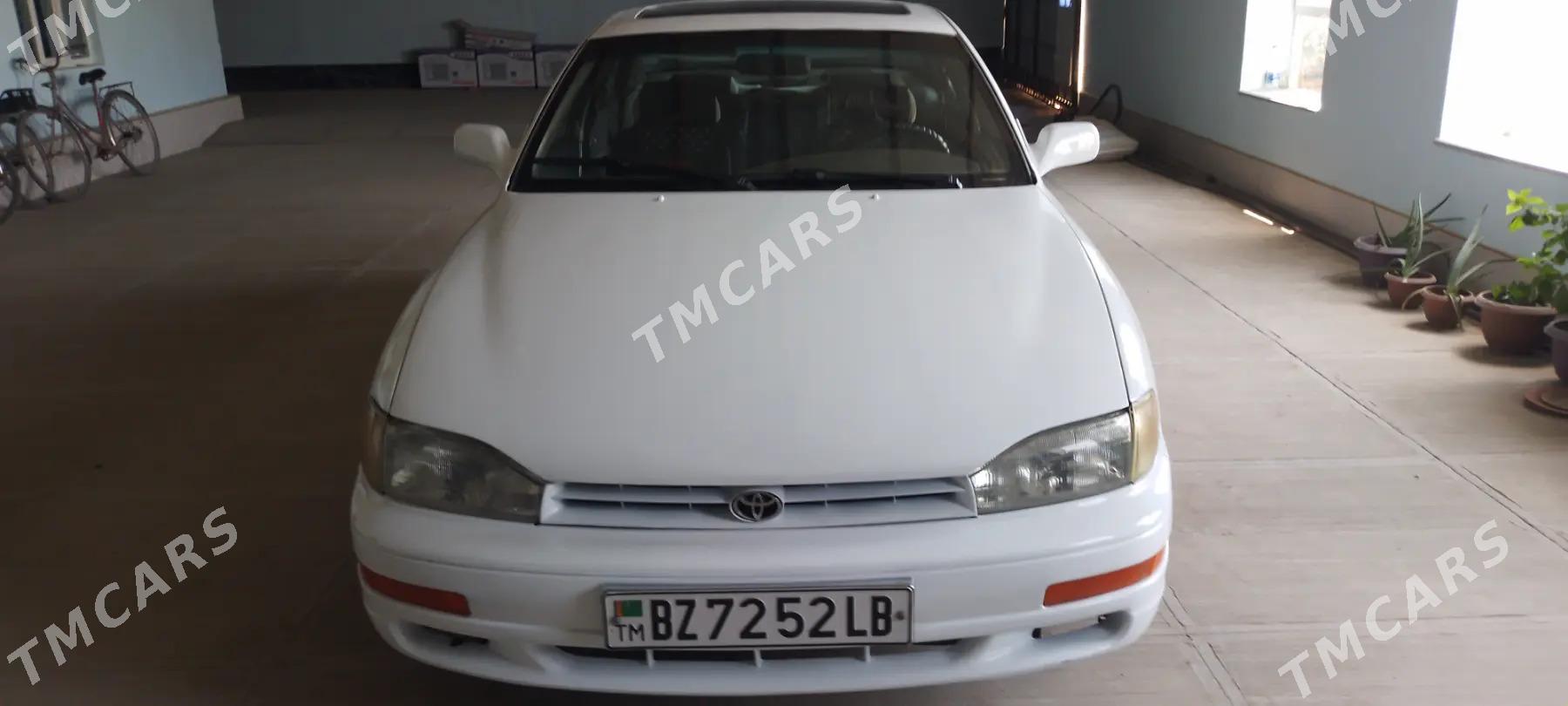 Toyota Camry 1993 - 68 000 TMT - Saýat - img 3