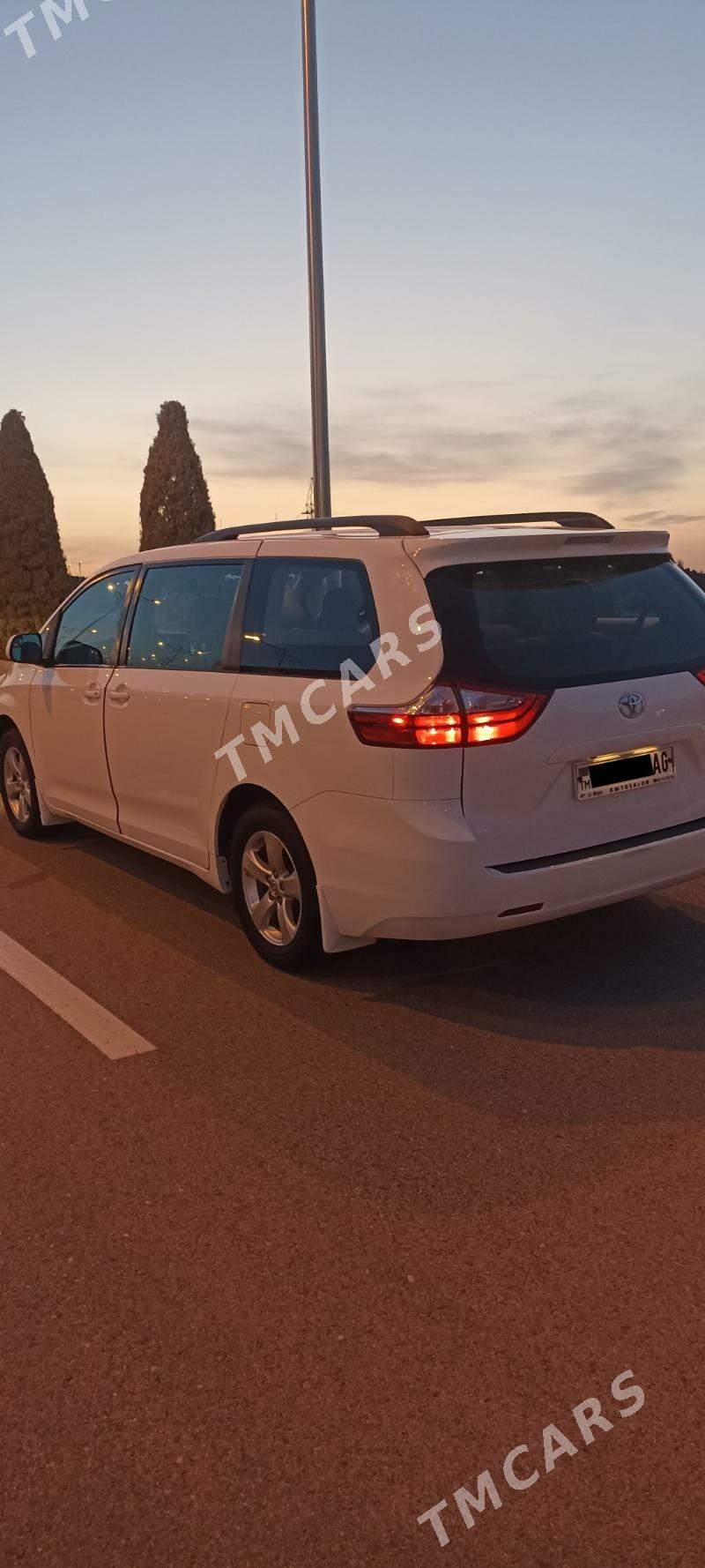 Toyota Sienna 2017 - 315 000 TMT - Aşgabat - img 6