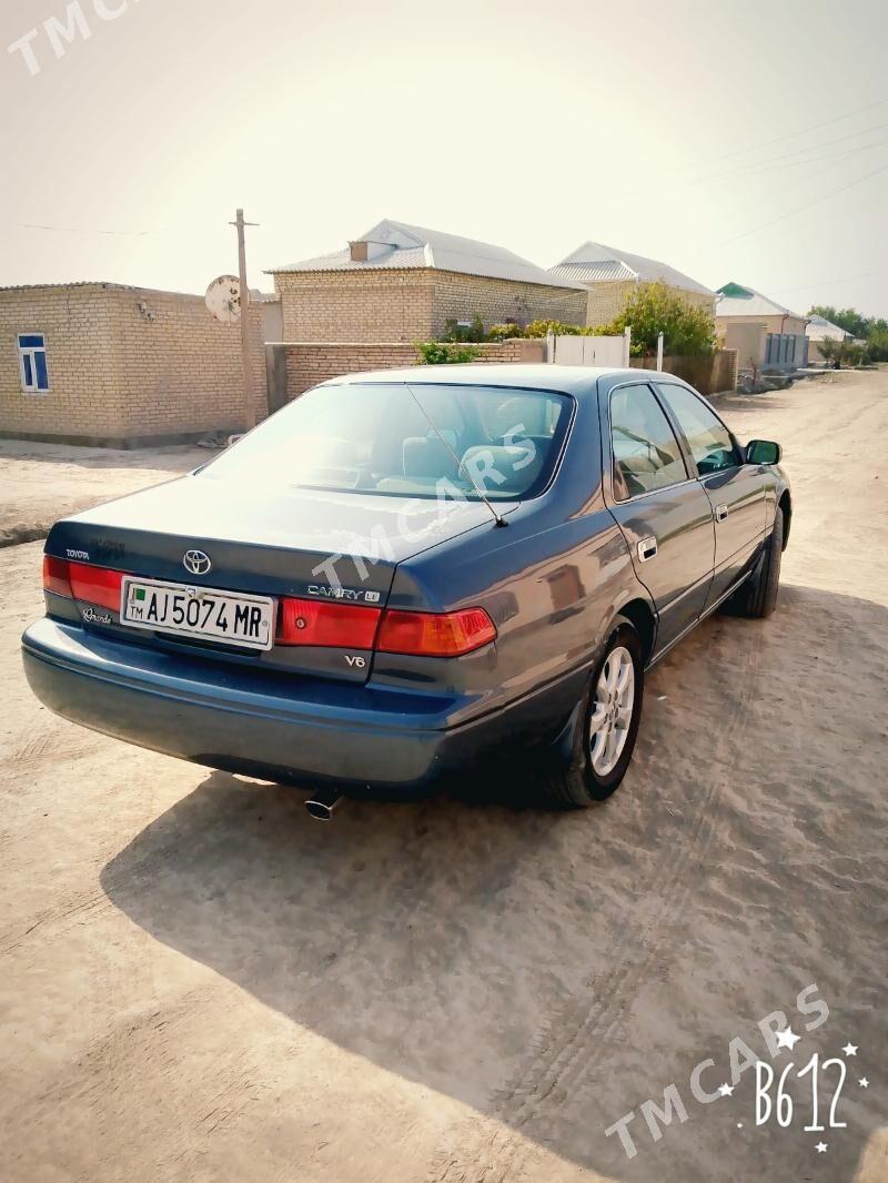 Toyota Camry 2001 - 147 000 TMT - Байрамали - img 2