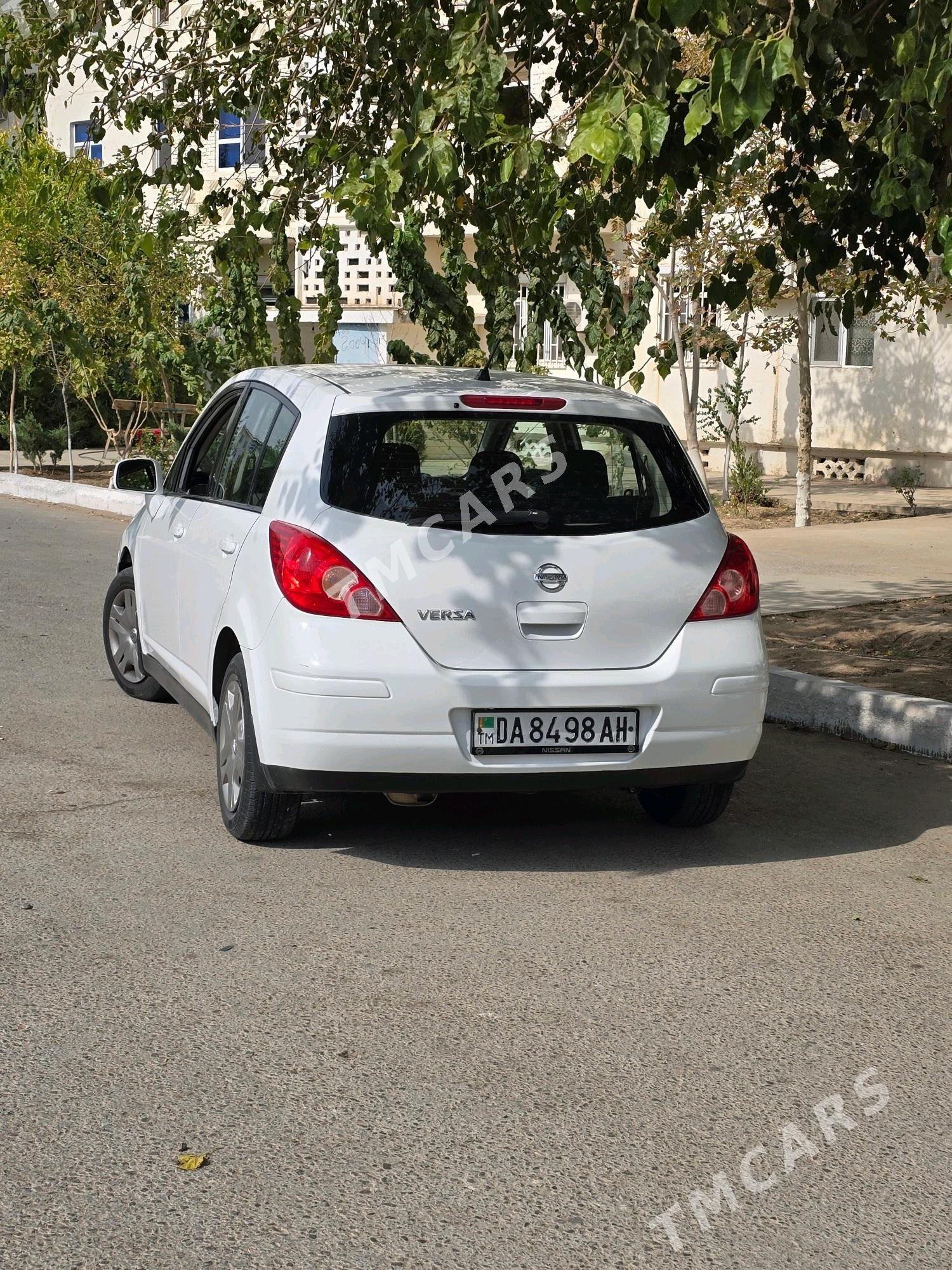 Nissan Versa 2010 - 115 000 TMT - 11 mkr - img 2