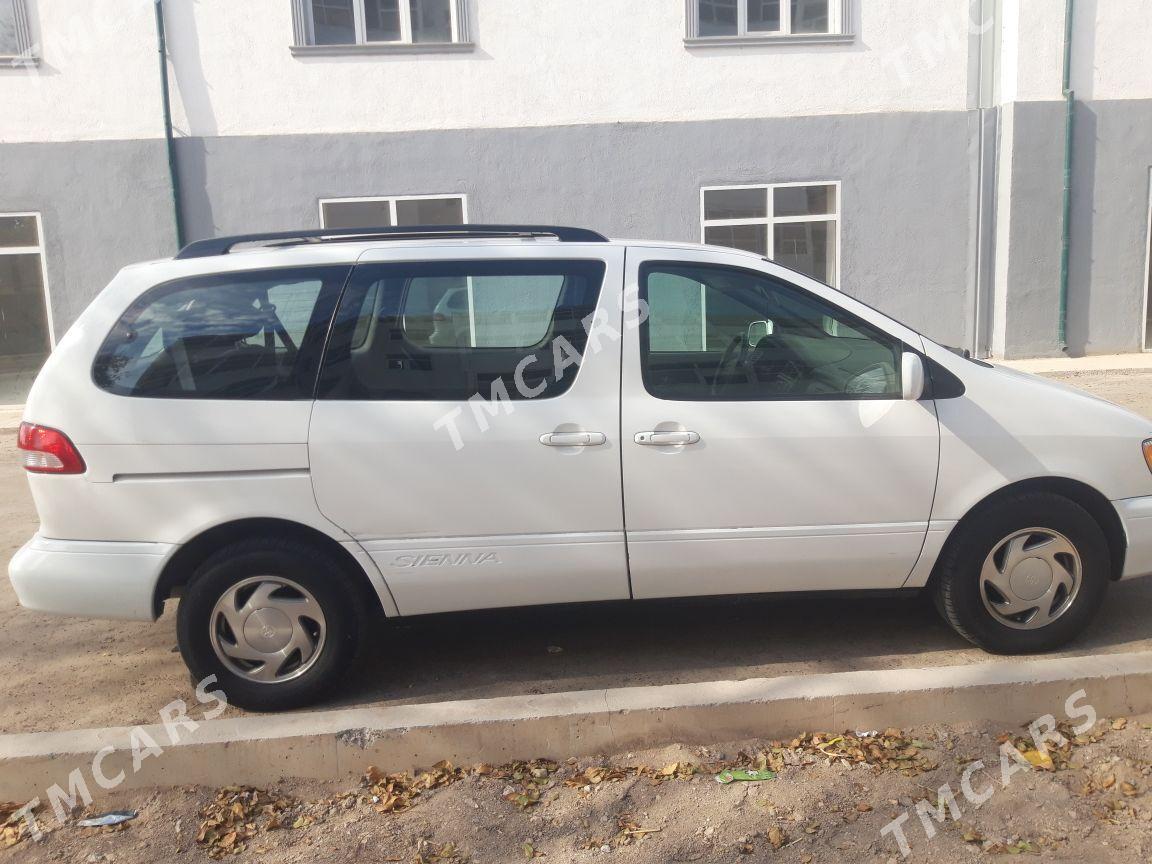 Toyota Sienna 2002 - 180 000 TMT - Daşoguz - img 3