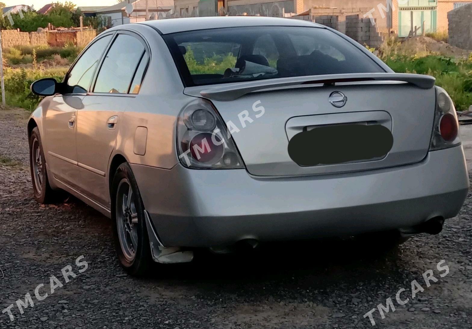 Nissan Altima 2004 - 40 000 TMT - Бабадайхан - img 3