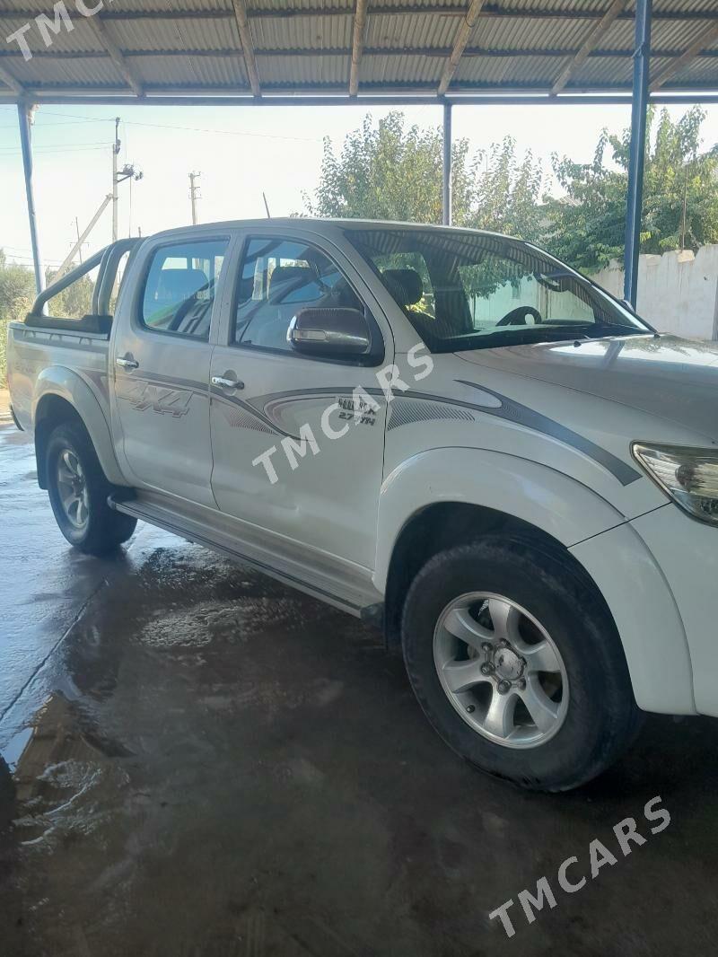 Toyota Hilux 2012 - 320 000 TMT - Гурбансолтан Едже - img 2