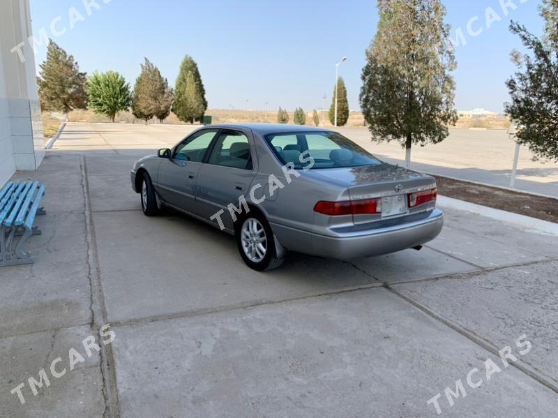 Toyota Camry 2000 - 125 000 TMT - Керки - img 3