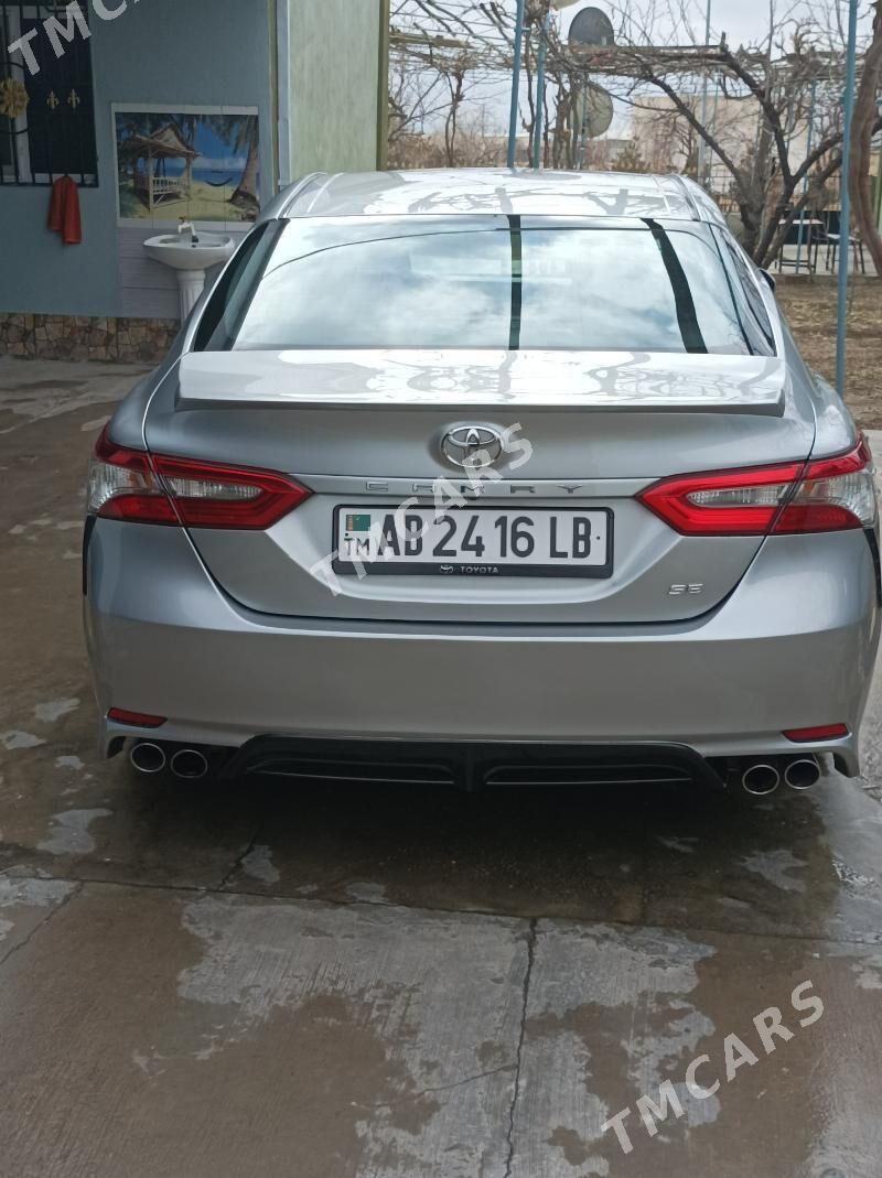 Toyota Camry 2018 - 280 000 TMT - Сейди - img 3