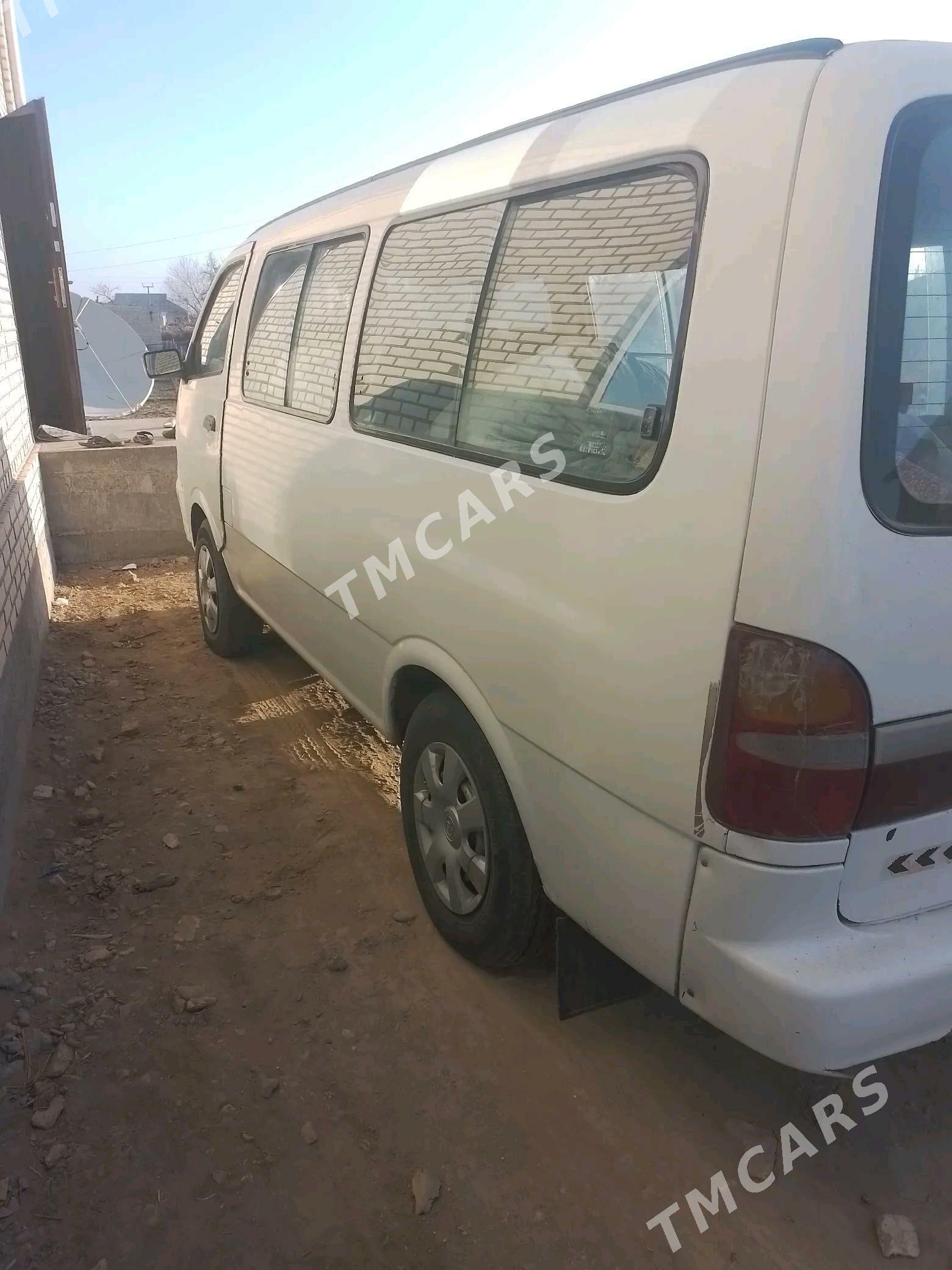 Toyota Hiace 2001 - 60 000 TMT - Векильбазар - img 4