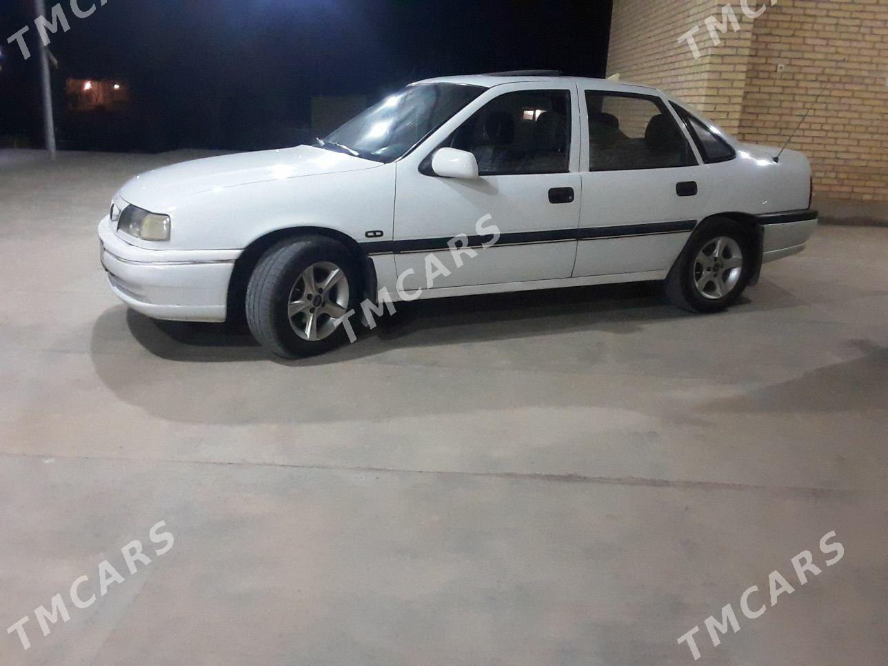 Opel Vectra 1992 - 30 000 TMT - Garabekewül - img 3