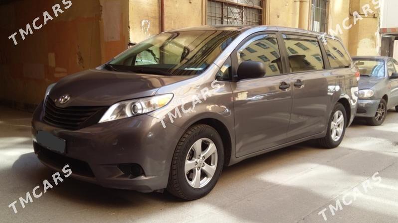 Toyota Sienna 2011 - 260 000 TMT - Туркменабат - img 3