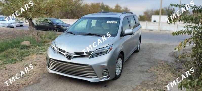 Toyota Sienna 2017 - 360 000 TMT - Gurbansoltan Eje - img 2