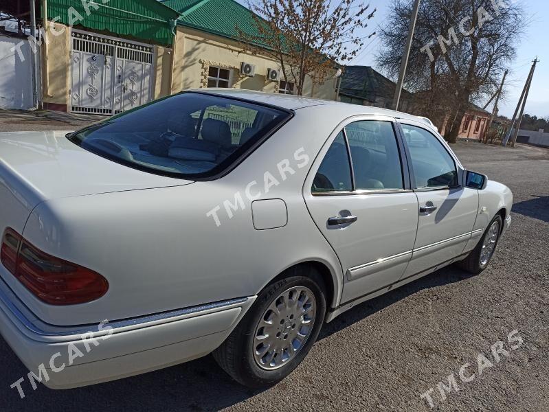 Mercedes-Benz E320 1999 - 95 000 TMT - Гарадамак - img 3