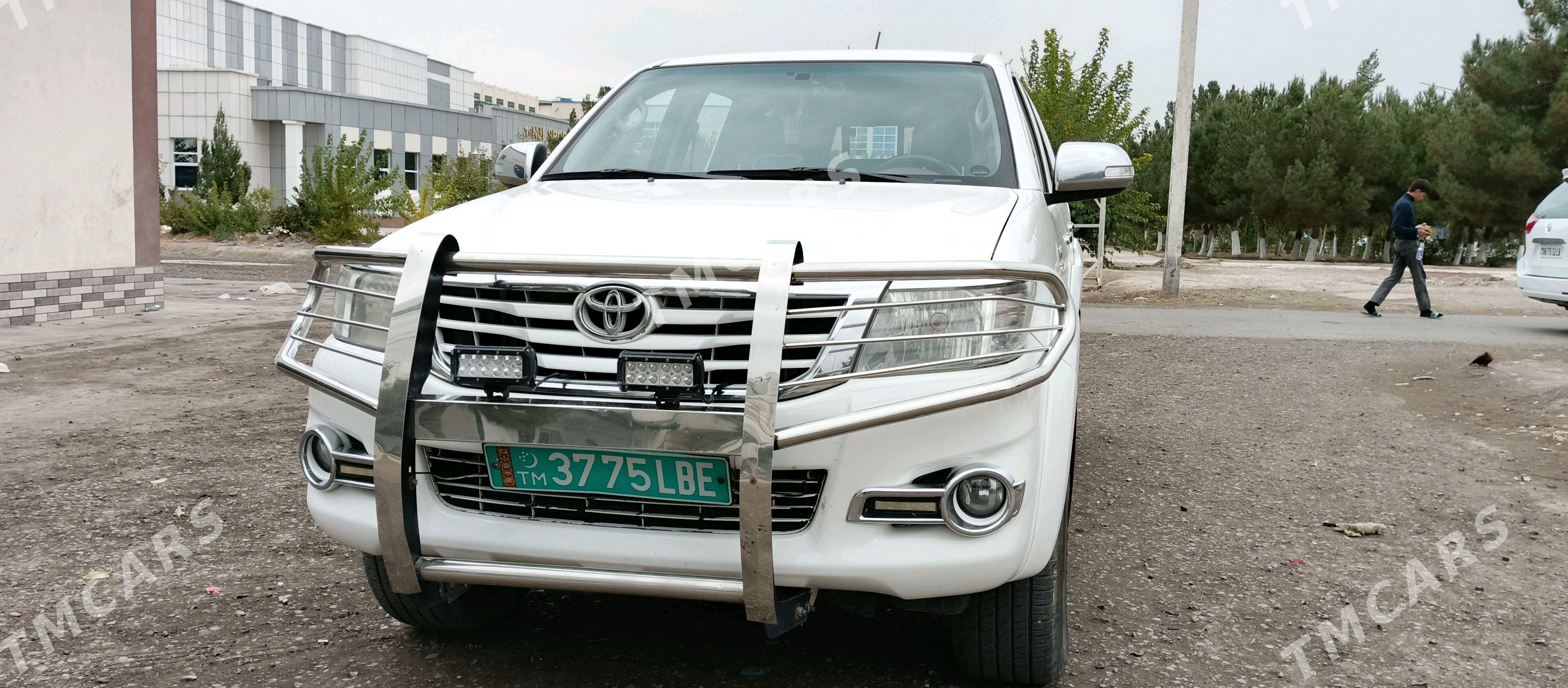 Toyota Hilux 2014 - 340 000 TMT - Туркменабат - img 3