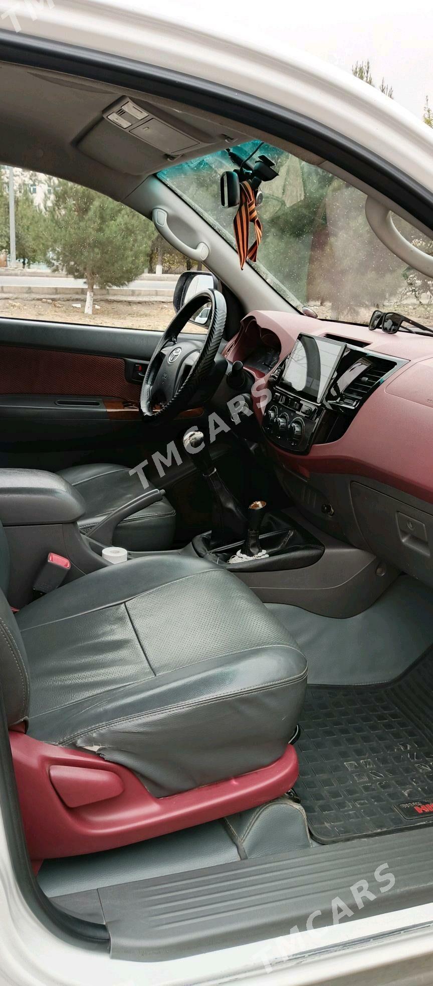 Toyota Hilux 2014 - 340 000 TMT - Туркменабат - img 7