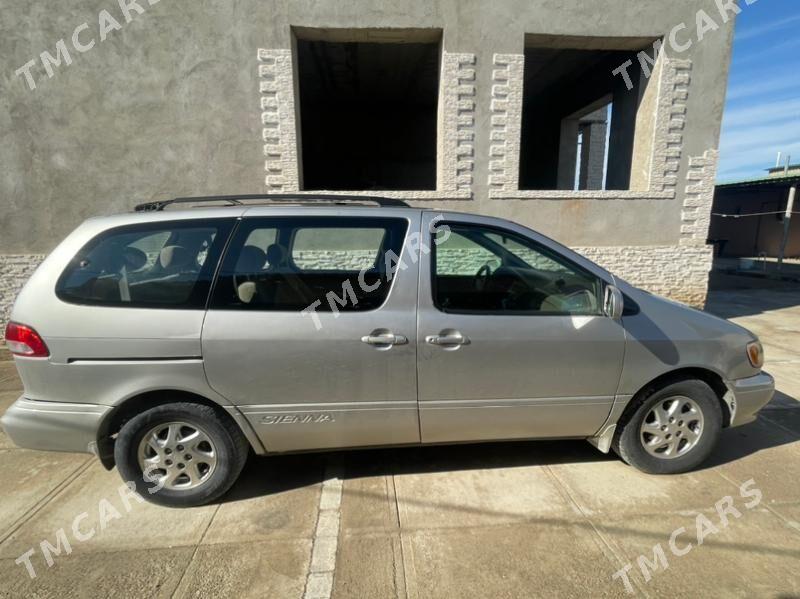 Toyota Sienna 2002 - 130 000 TMT - Türkmenbaşy - img 4