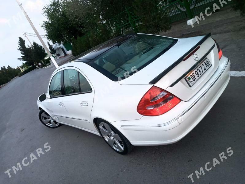 Mercedes-Benz E320 2005 - 160 000 TMT - Бузмеин - img 4