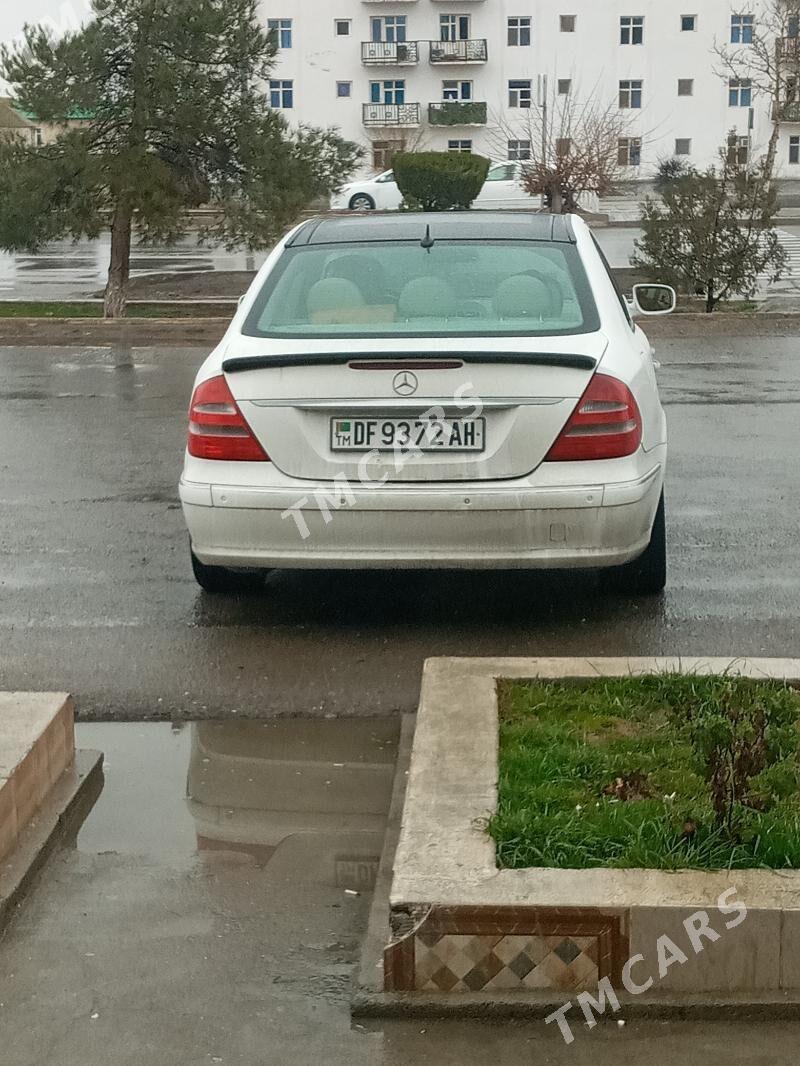 Mercedes-Benz E320 2005 - 160 000 TMT - Бузмеин - img 6