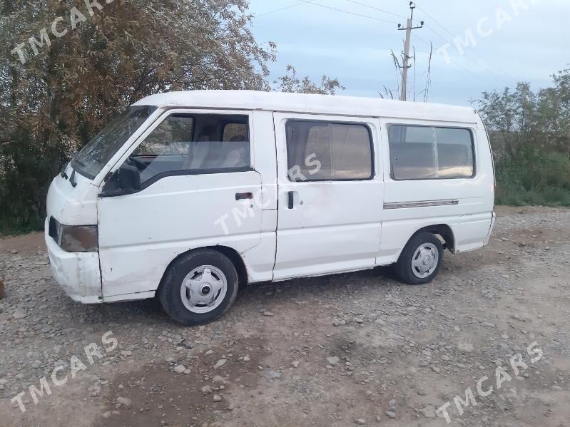 Toyota Hiace 1995 - 20 000 TMT - Мургап - img 4