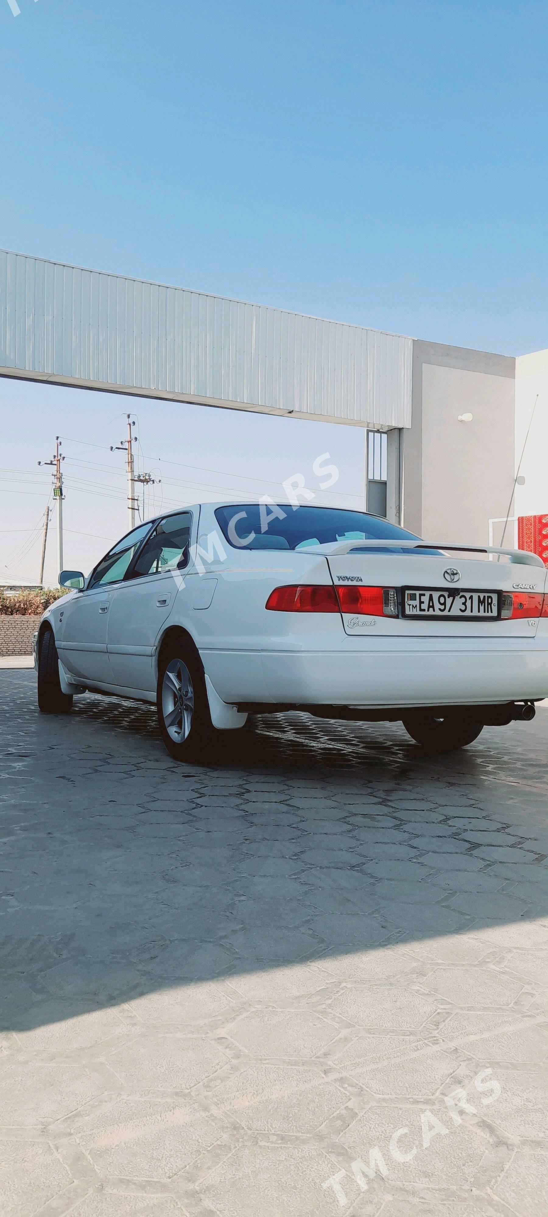 Toyota Camry 1999 - 118 000 TMT - Мары - img 5